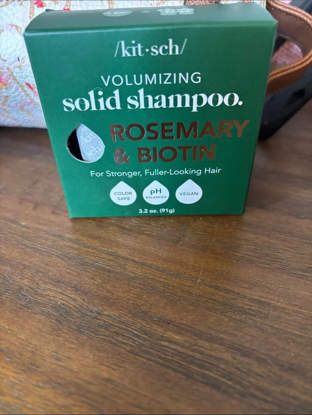 Kitsch Rosemary & Biotin Volumizing Solid Shampoo - mug makeup bag Calvin Klein